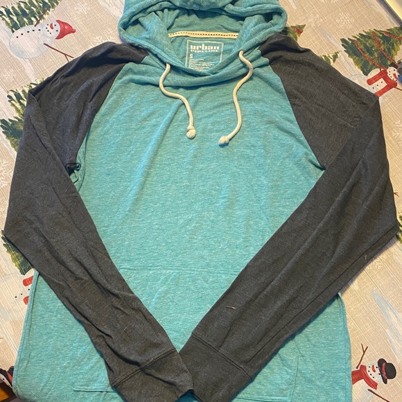 Urban Pipeline Teal and Gray Crewneck Sweater - Picture 1 of 4
